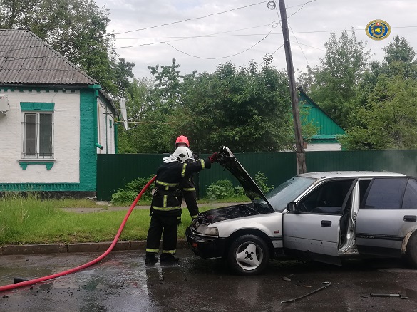 Під час руху в Черкаській області загорівся автомобіль