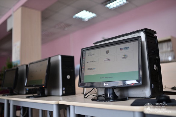Сучасні та оцифровані: бібліотекам Черкащини передали 150 комп'ютерів (ФОТО, ВІДЕО)
