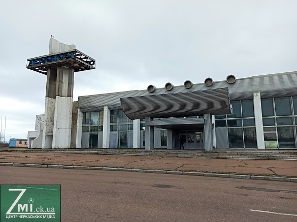 Аеропорт у Черкасах пропонують повернути у власність міста 