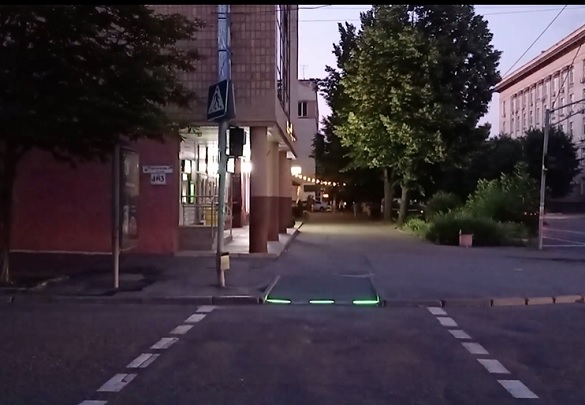 У центрі Черкас облаштували світлодіодний пішохідний перехід
