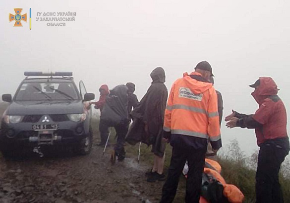 Турист із Черкас отримав травму під час підкорення вершини в Карпатах