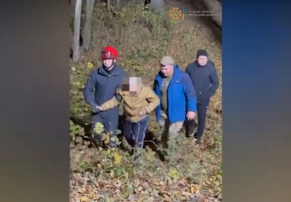 Збирала гриби й загубилася: у лісі на Черкащині жінку шукали 23 людини (ВІДЕО)