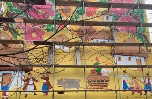 Стіни училища в Черкасах прикрасили муралом