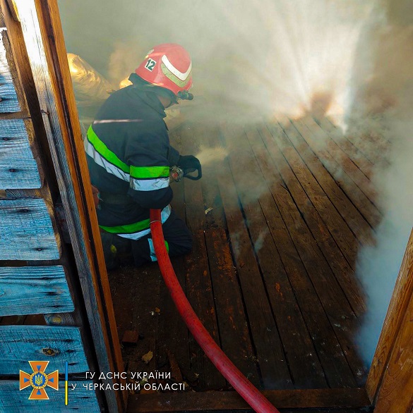 У Черкаській області сталася пожежа на пилорамі