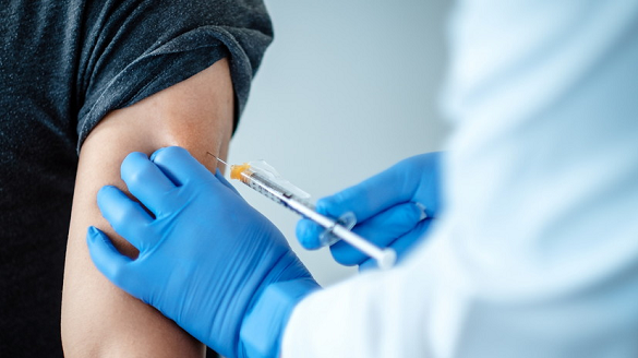 Третьою дозою від COVID-19 уже вакцинувались понад десять черкащан