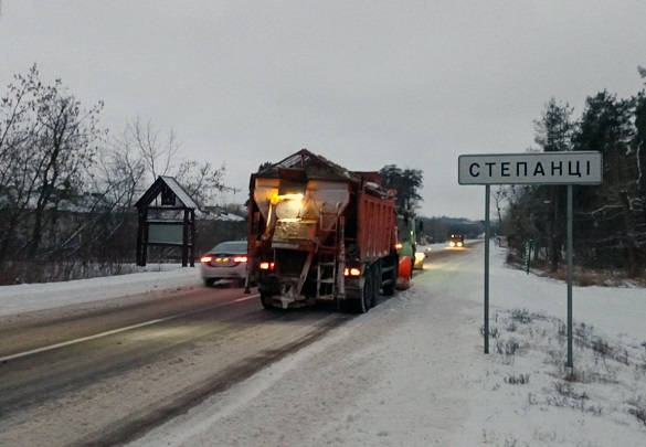 Ожеледиця та снігові замети: яка ситуація на дорогах Черкащини