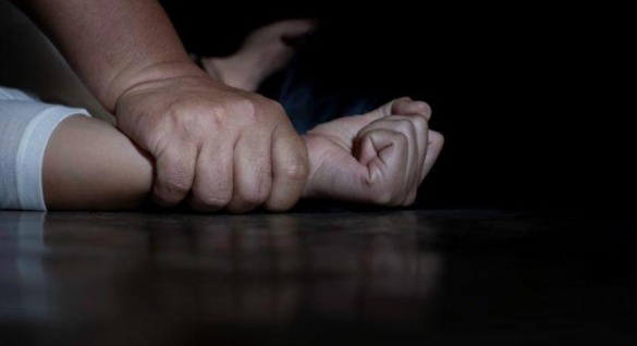 На Золотоніщині чоловік заманив 15-річну дівчинку до авто й зґвалтував (ВІДЕО)