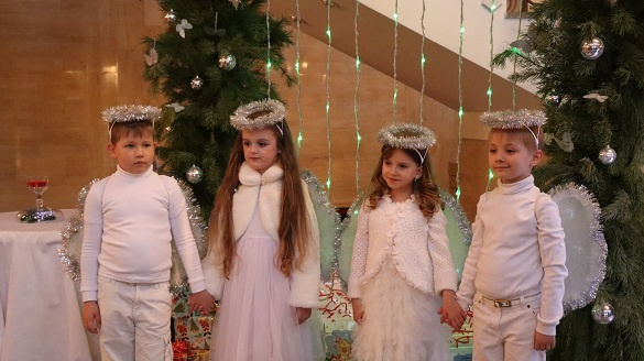 Різдвяне свято: Митрополича ялинка в Черкасах зібрала понад 800 дітей