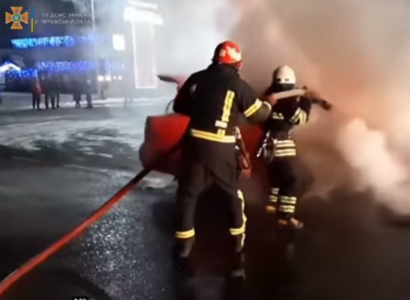 Під час руху в Черкаській області загорілося авто