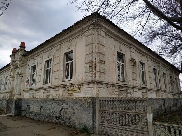У Черкасах депутати частково підтримали петицію щодо заборони забудови та знищення особняка Кринського