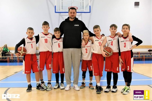 Юні черкаські баскетболісти зайняли третє місце на чемпіонаті за кордоном
