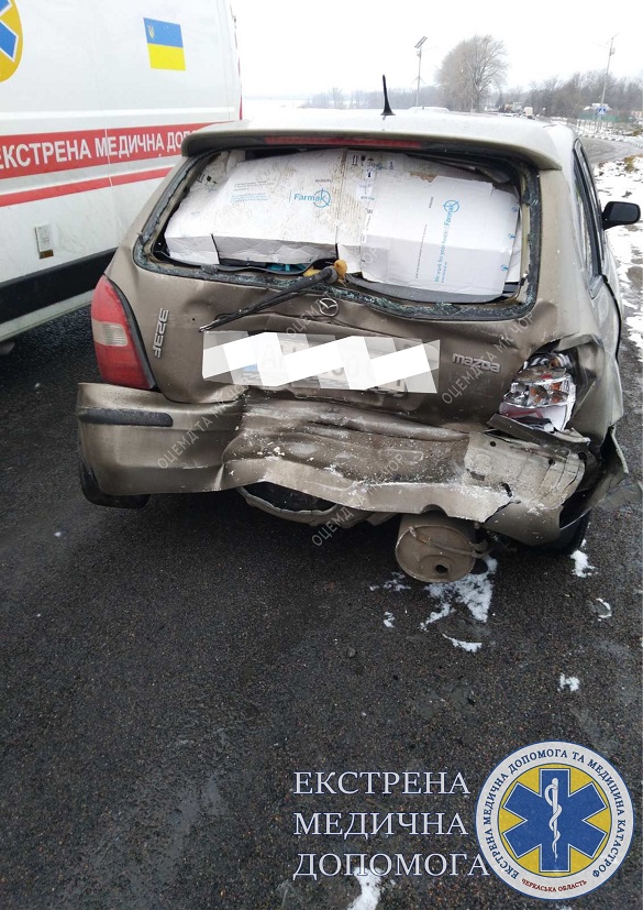 На Черкащині чотири авто зіштовхнулися: серед постраждалих - діти (ФОТО)