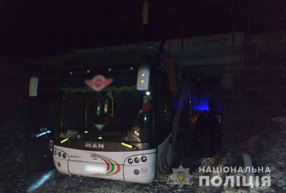 Автобус, який евакуював людей, втрапив у ДТП на Черкащині: п'ятеро травмованих