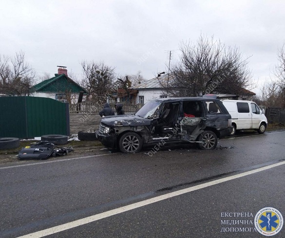 На Черкащині зіткнулися позашляховик та вантажівка, є постраждалі (ФОТО)