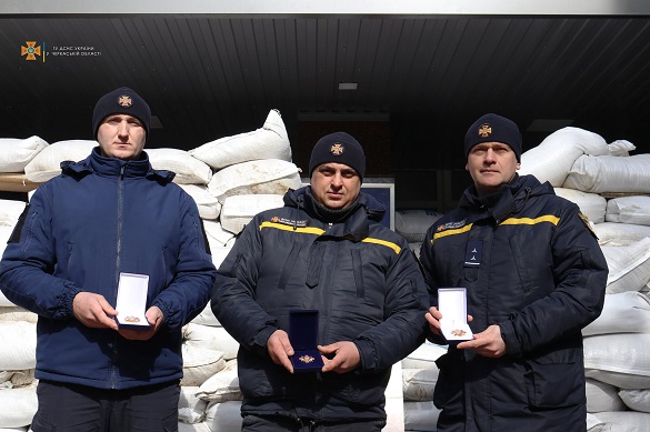 Черкаських рятувальників нагородили відзнаками 