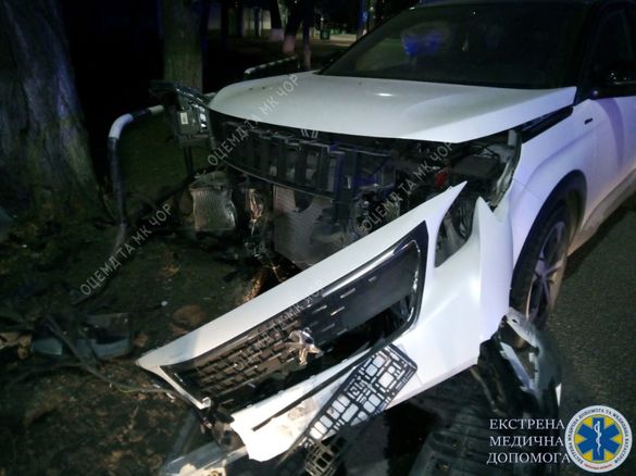 Вночі у центрі Черкас сталася аварія: є травмовані (ФОТО)
