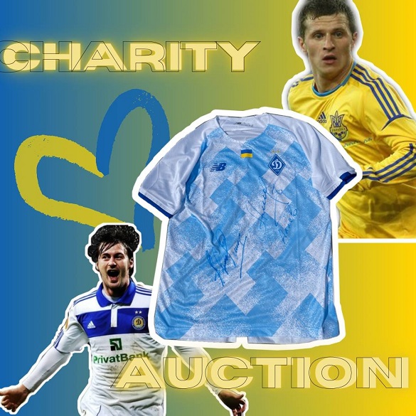 Мер Черкас передав футболку з підписами легендарних футболістів на благодійний аукціон 
