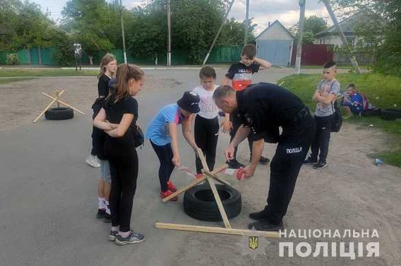 На Черкащині юні захисники облаштували блокпост (ФОТО)