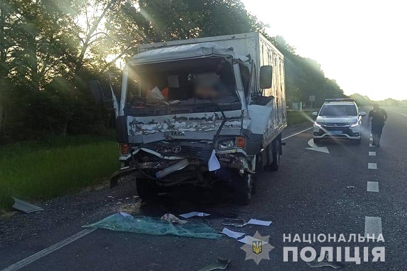 У Черкаській області в ДТП загинув водій вантажівки (ФОТО)