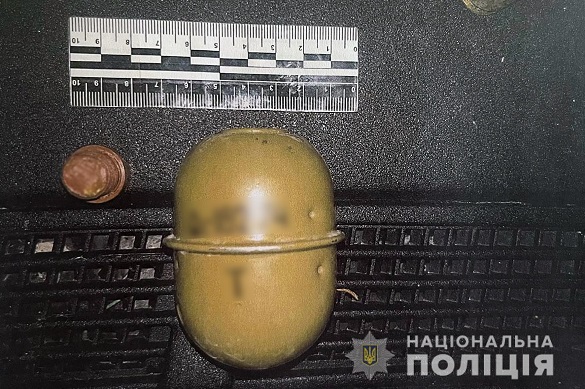 У Золотоноші під час комендантської години затримали чоловіка з гранатою (ФОТО)