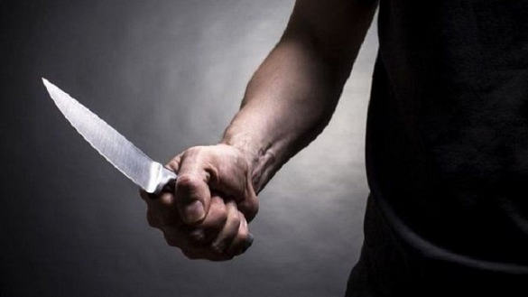 У Черкасах чоловік не менше 24 разів ударив товариша ножем