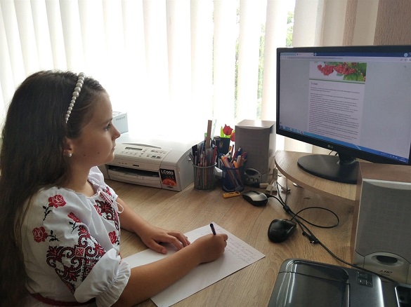 Школярка із Золотоноші визнана найкращим знавцем рідної мови в Україні
