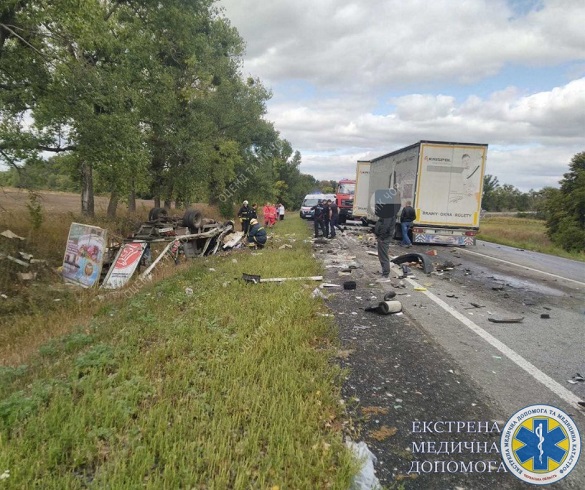 У Черкаській області зіштовхнулися вантажівки: двоє людей загинули (ФОТО)