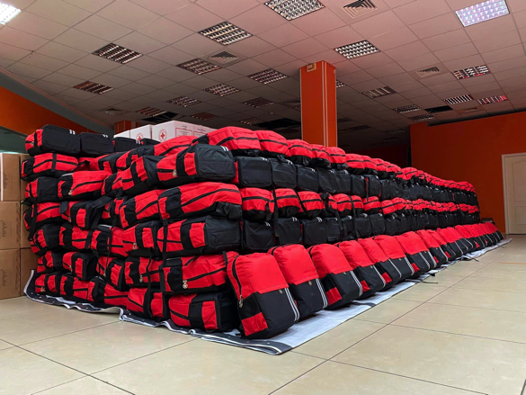 Черкаські заклади освіти отримали майже тисячу рюкзаків для дітей