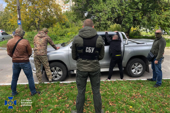СБУ викрила двох жителів Черкас, які незаконно переправляли за кордон призовників