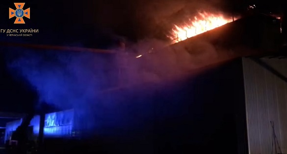 Масштабна пожежа сталася в одному з черкаських підприємств