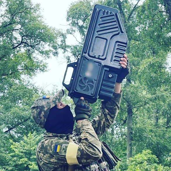 Черкаський військовий збирає гроші на антидронові рушниці
