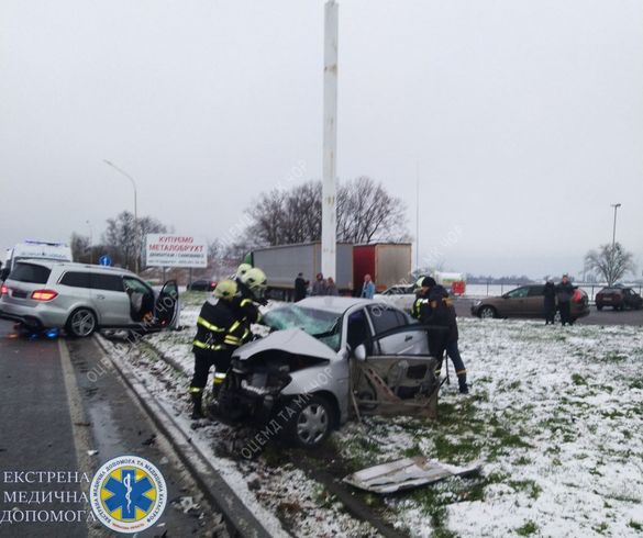 Аварія на Черкащині: жінка загинула, ще чотирьох осіб доправили до лікарні