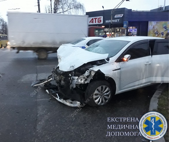 У Черкасах сталася аварія: один пасажир помер у лікарні (ФОТО)