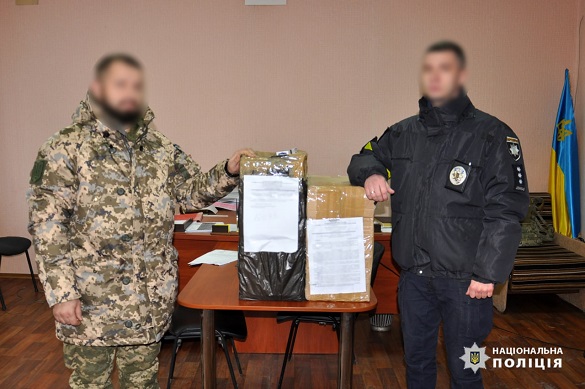 Черкаські правоохоронці передали конфіскат військовослужбовцям ЗСУ