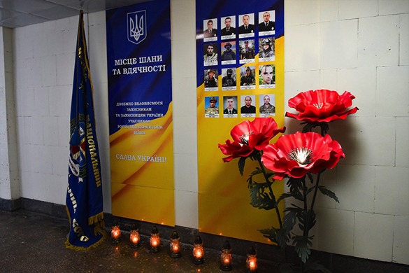 Загиблим черкаським випускникам присвятили меморіальну стелу (ФОТО)