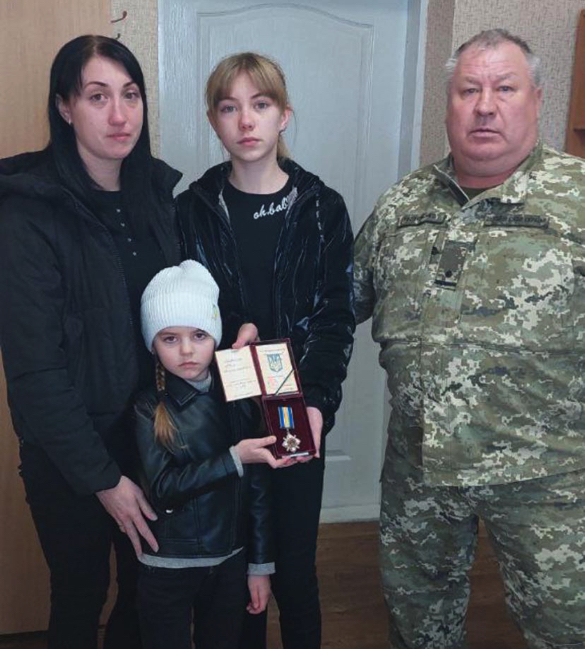 Нагороду загиблого захисника із Черкащини вручили його дочці