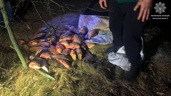 Черкаські патрульні спіймали браконьєрів, які наловили риби на понад 80 тис грн (ФОТО)