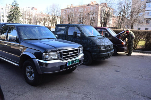 Із Черкащини для захисників відправили ще чотири автівки (ФОТО)