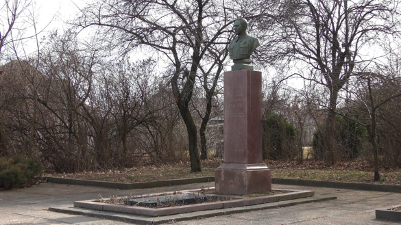 30 пам'яток комуністичної доби: що заважає очистити Канів від радянщини (ВІДЕО)