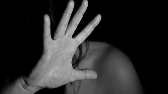 Поліцейських, яких підозрюють у зґвалтуванні неповнолітньої в Черкасах, відпустили під домашній арешт 