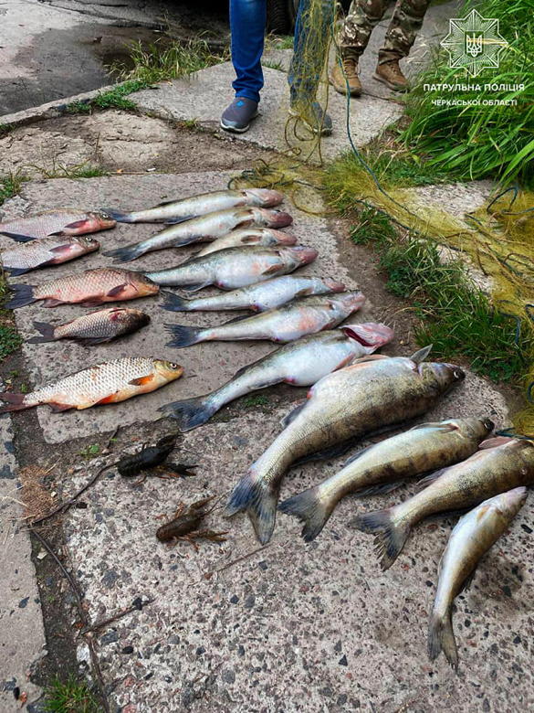 На Черкащині патрульні спіймали браконьєрів, які наловили риби на понад 50 тис грн (ФОТО)
