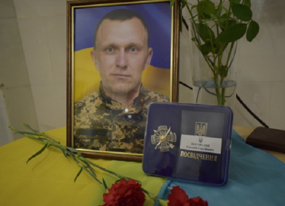 Батькам військового із Черкащини вручили посмертну нагороду сина (ФОТО)