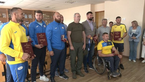 У Черкасах нагородили відзнаками спортсменів-паралімпійців та їхніх тренерів