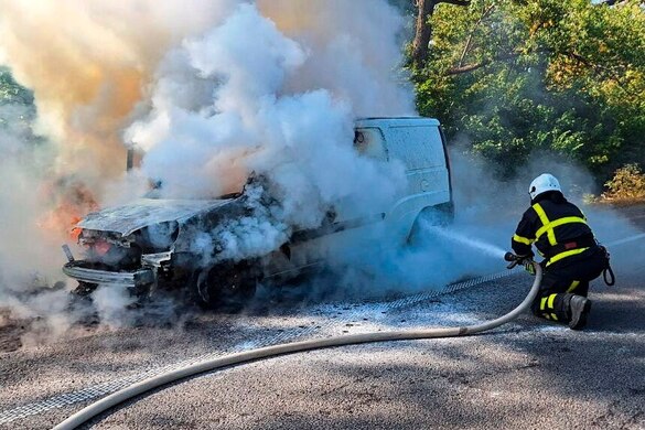 На Уманщині загорівся автомобіль (ВІДЕО)