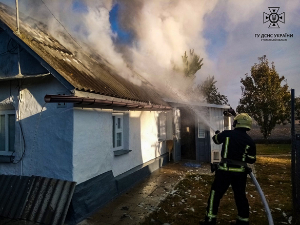 У Шполі підпалили будинок: постраждав чоловік
