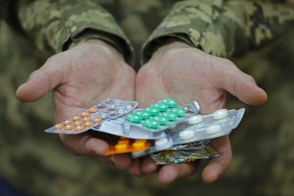Черкаська волонтерка збирає медикаменти для військових: як допомогти