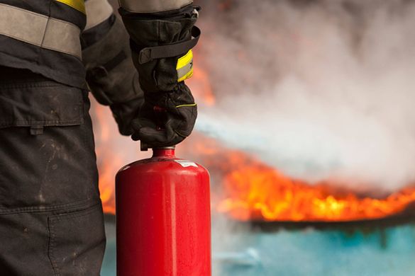 У Черкасах сталася пожежа: чотирьох осіб евакуювали