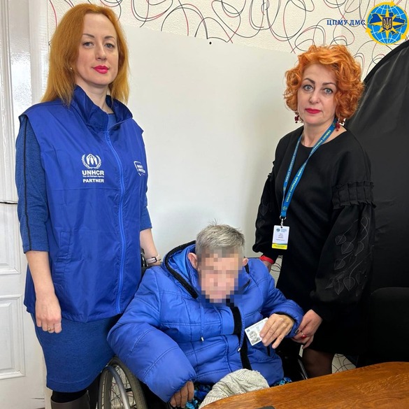 На Черкащині 82-річній пенсіонерці, яку евакуювали з окупованих територій, відновили документи