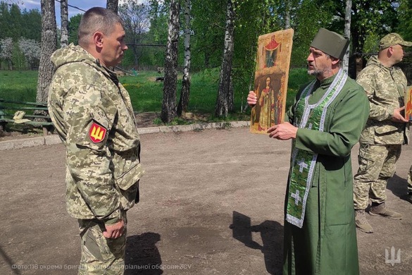 У черкаську батальйонну капличку передали стародавні ікони з Донбасу