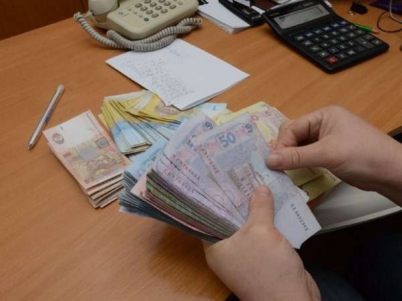 На Черкащині посадовець заволодів понад 1,7 мільйонами гривень 